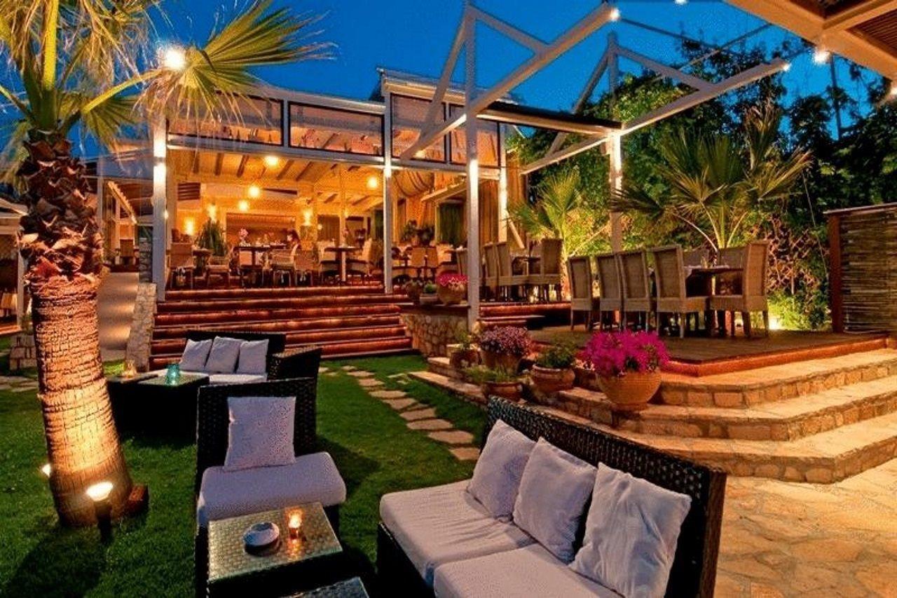 Cavo Seaside Suites (Adults Only) Resmo Dış mekan fotoğraf