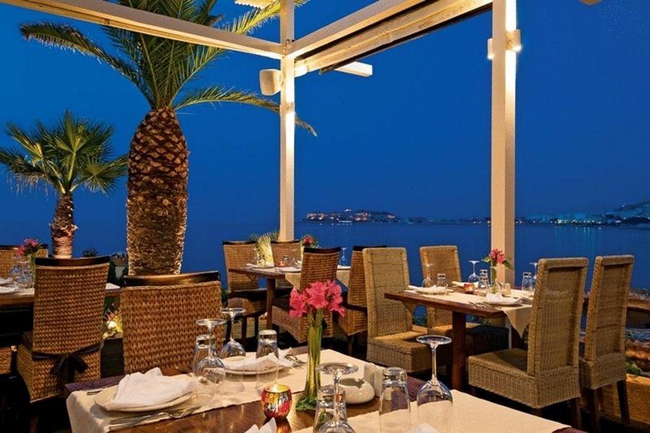 Cavo Seaside Suites (Adults Only) Resmo Dış mekan fotoğraf