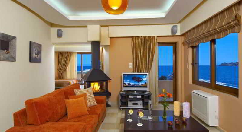 Cavo Seaside Suites (Adults Only) Resmo Dış mekan fotoğraf